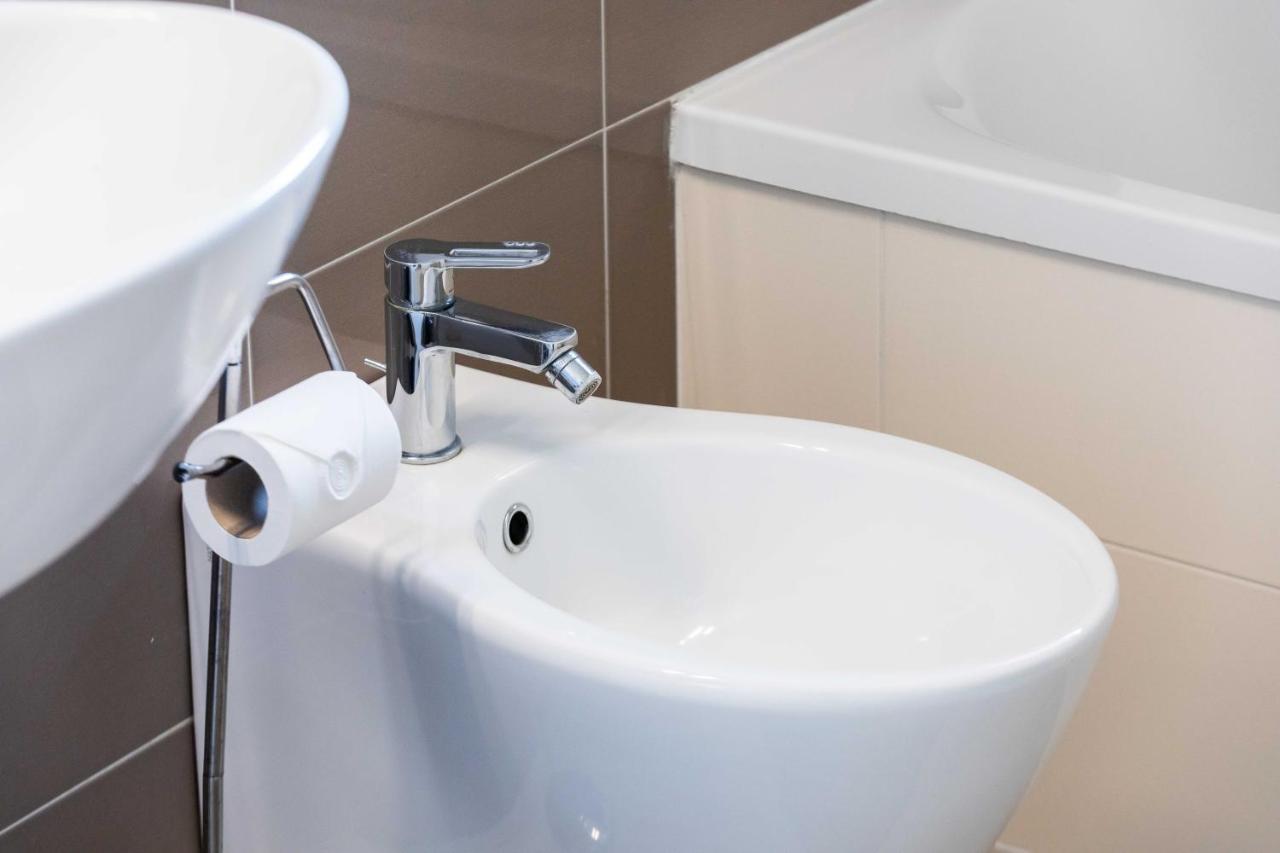 Sarca 11Th Floor Apartment Милано Екстериор снимка