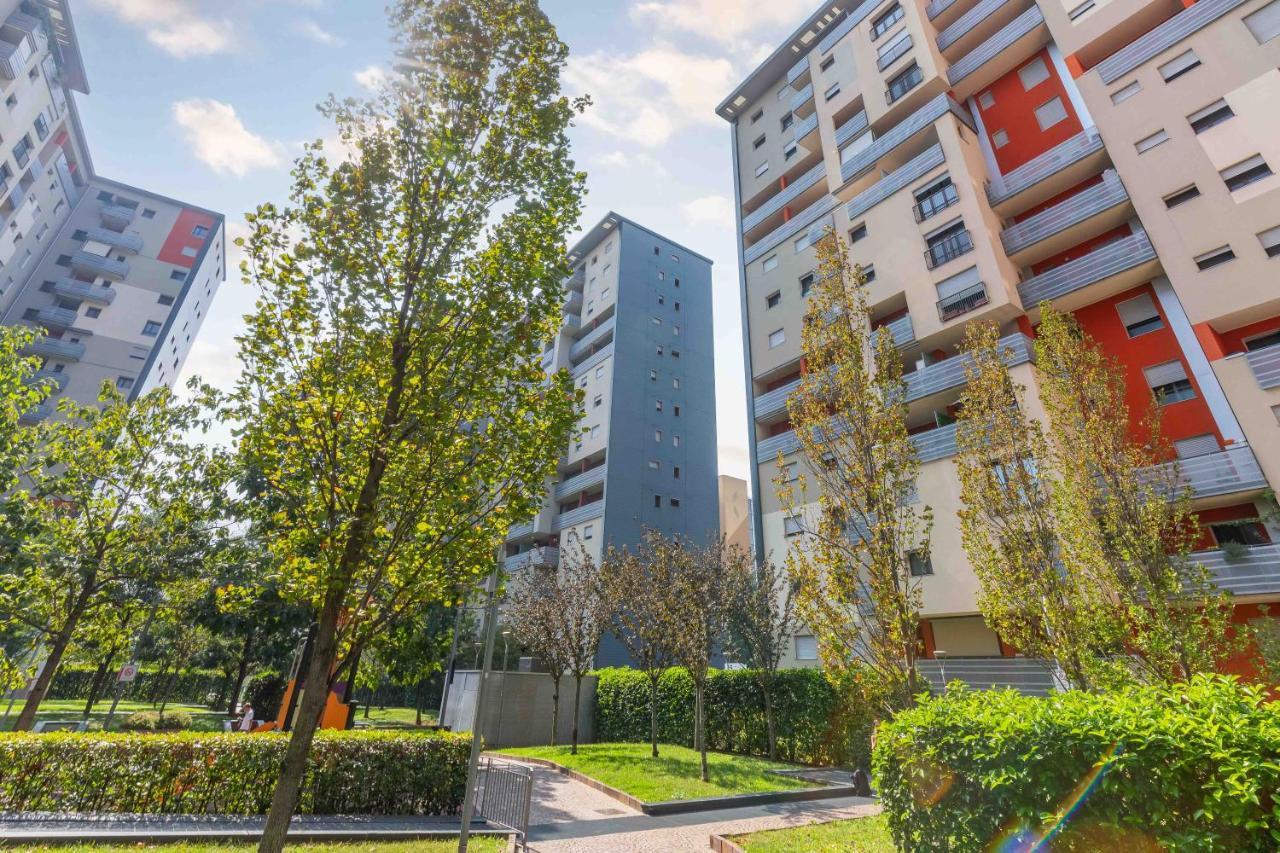 Sarca 11Th Floor Apartment Милано Екстериор снимка