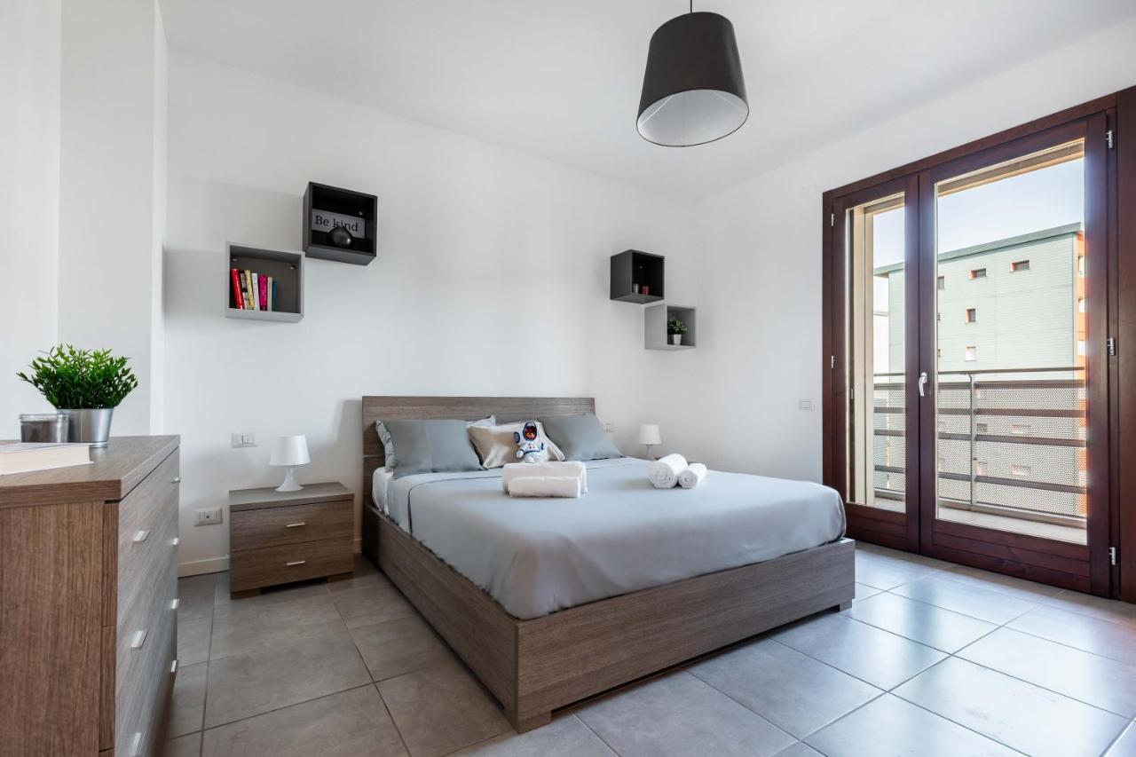 Sarca 11Th Floor Apartment Милано Екстериор снимка